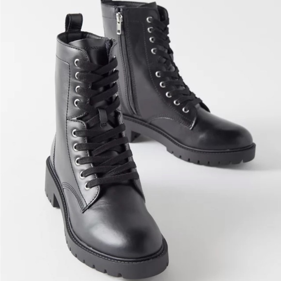 Black combat boots - Picture 2 of 10